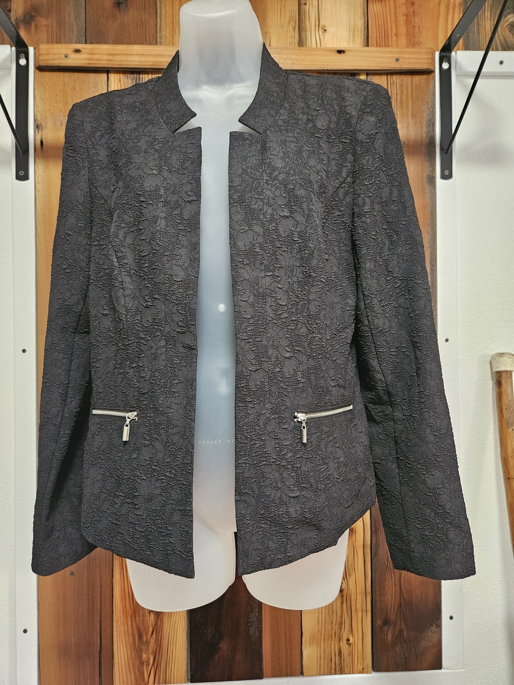 Womens Black Textured Zip-Pocket Jacket